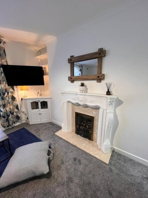 Bridge Place - Spacious Home With Plenty Of Beds! Merthyr Tydfil Esterno foto