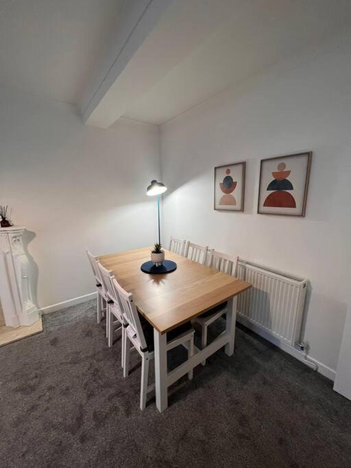 Bridge Place - Spacious Home With Plenty Of Beds! Merthyr Tydfil Esterno foto