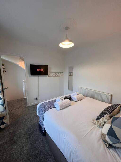Bridge Place - Spacious Home With Plenty Of Beds! Merthyr Tydfil Esterno foto
