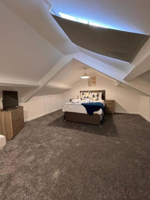 Bridge Place - Spacious Home With Plenty Of Beds! Merthyr Tydfil Esterno foto