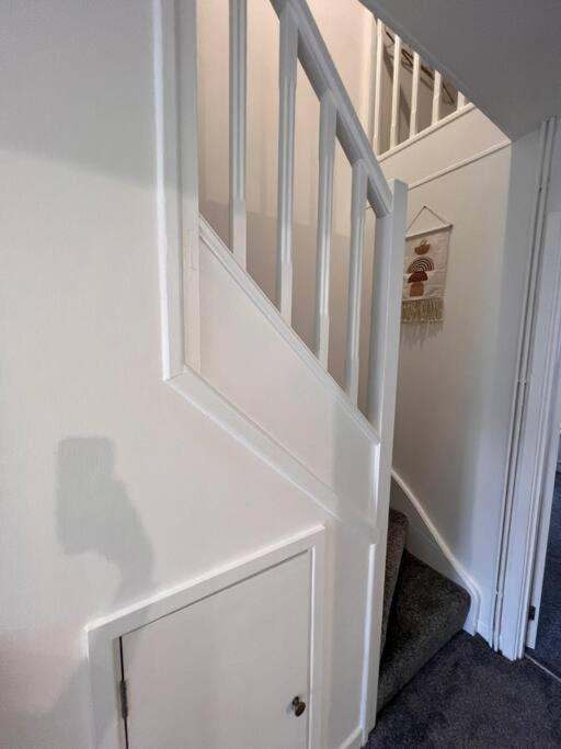 Bridge Place - Spacious Home With Plenty Of Beds! Merthyr Tydfil Esterno foto